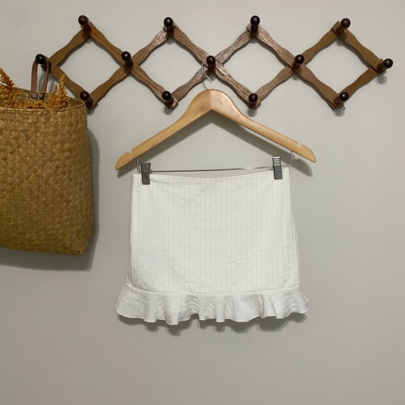 Edikted Adrianne Textured Knit Mini Skirt - Picture 3 of 6